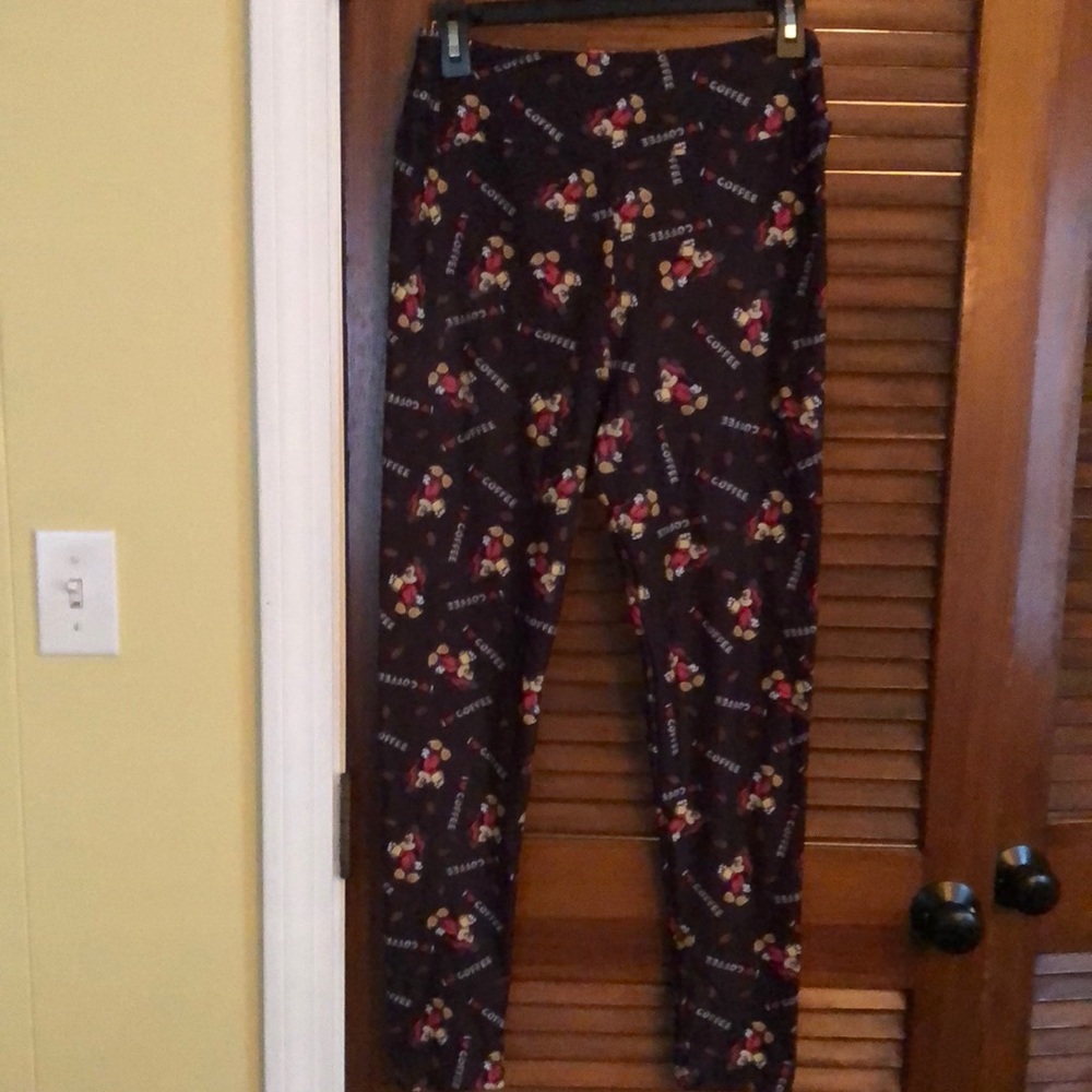 Mickey “ I need Coffee” OS leggings